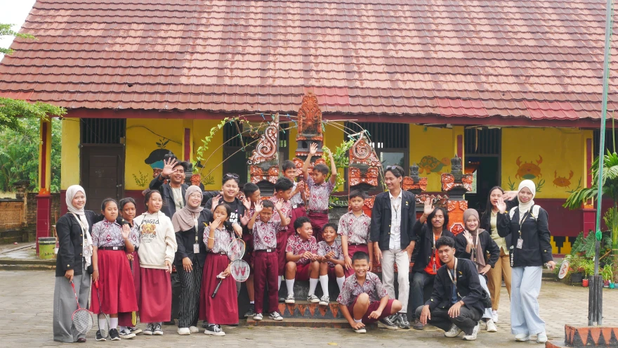 Peningkatan Literasi & Orientasi Digital melalui Edukasi Teknologi dan Sosialisasi Anti Hoaks di SD Negeri Sumber Nadi