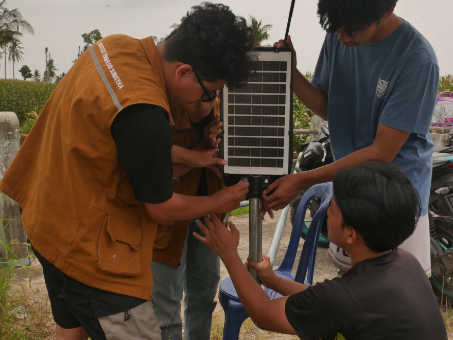 Pembuatan & Pemasangan  Lampu Penerangan Umum